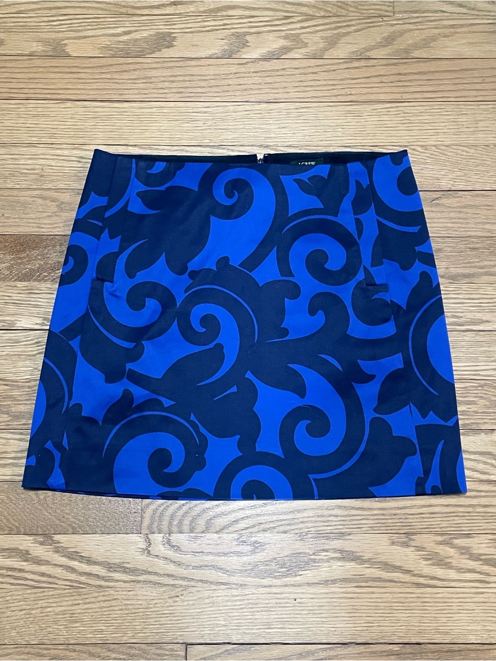 J.CREW Blue & Navy Blue Swirl Print Mini Skirt w/ 2 pockets & back zipper - Sz 2